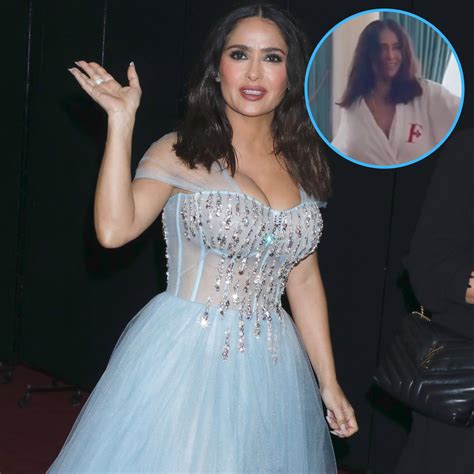 Salma Hayek Accidentally Flashes Chest in Wardrobe。